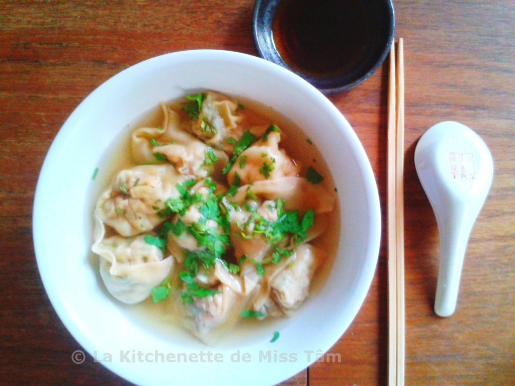 Soupe aux raviolis aux porc et crevettes (style won ton) - La