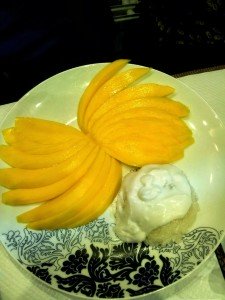 Mangue et riz gluant au lait de coco